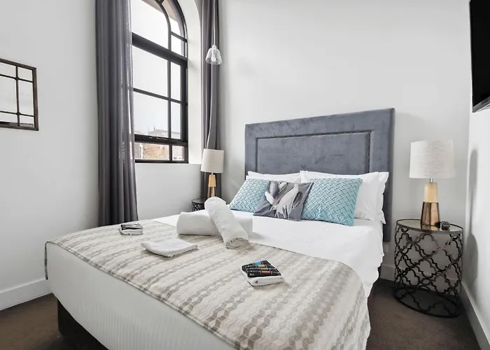Devlin 103 Luxe Apartment